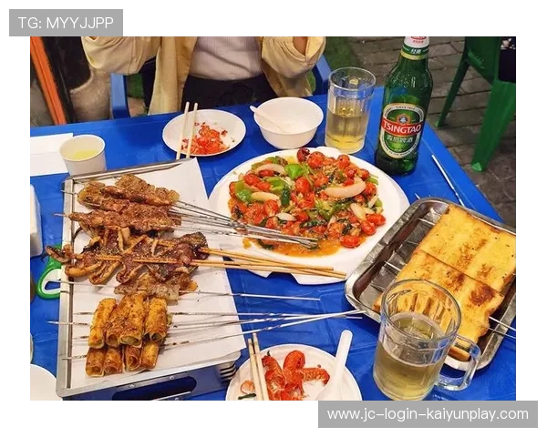 球员进球后去场边喝了一口球迷递来的啤酒,被黄牌警告“摄入酒精”